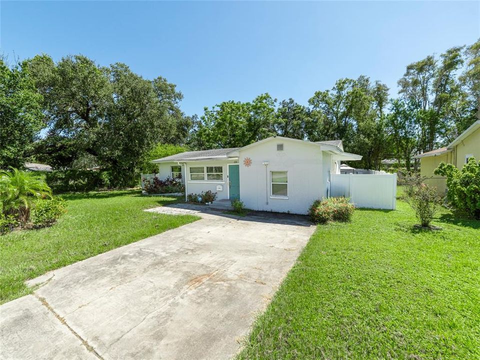 For Sale: $359,000 (3 beds, 2 baths, 1388 Square Feet)