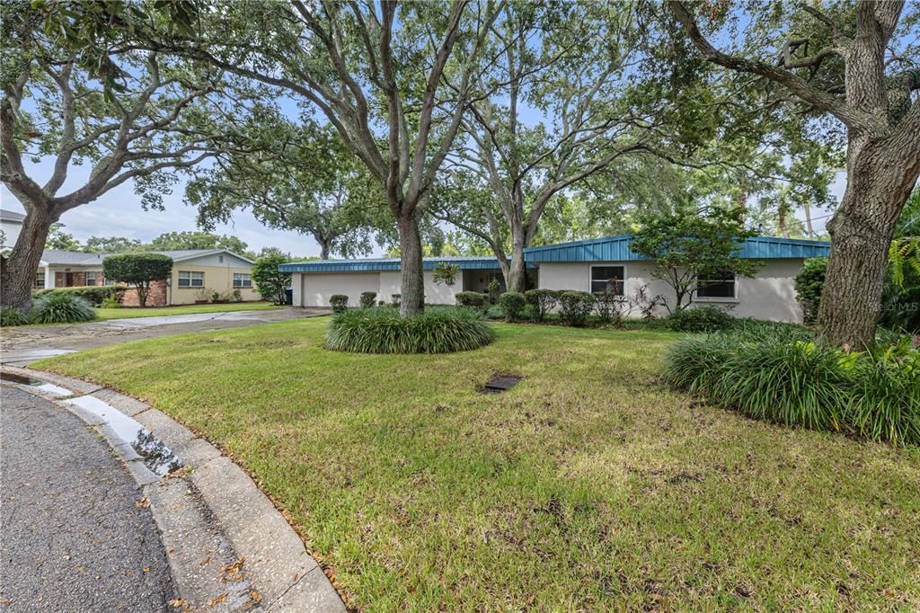 For Sale: $1,300,000 (4 beds, 3 baths, 1892 Square Feet)