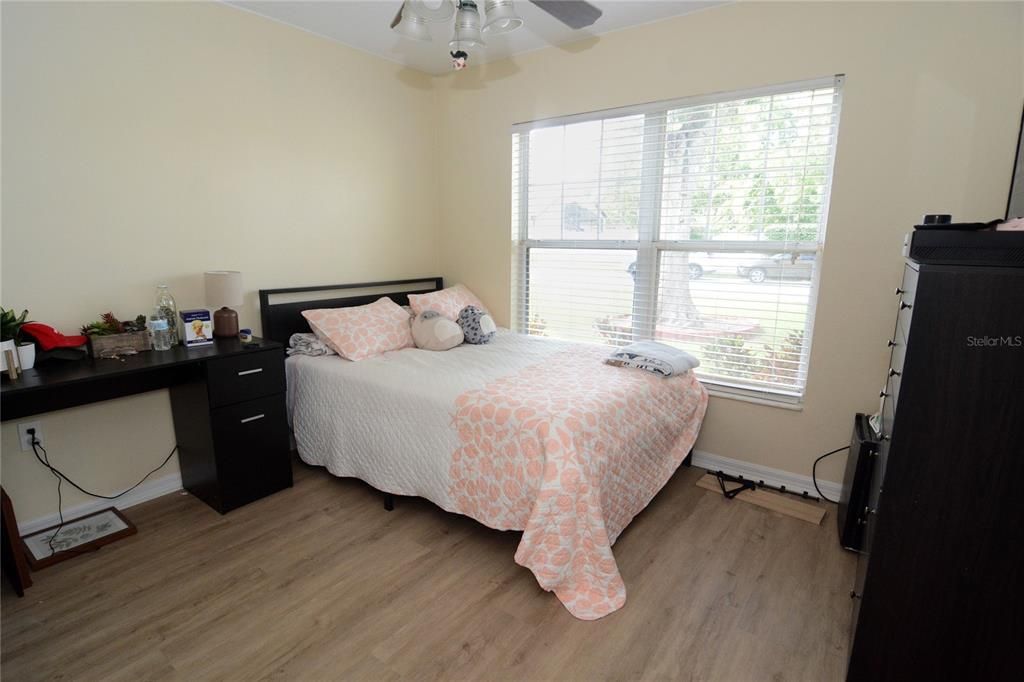 For Sale: $375,000 (3 beds, 2 baths, 1261 Square Feet)