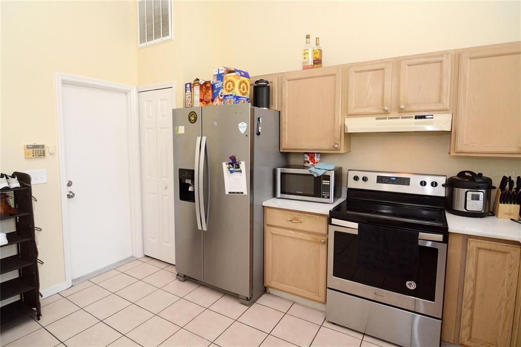 For Sale: $375,000 (3 beds, 2 baths, 1261 Square Feet)