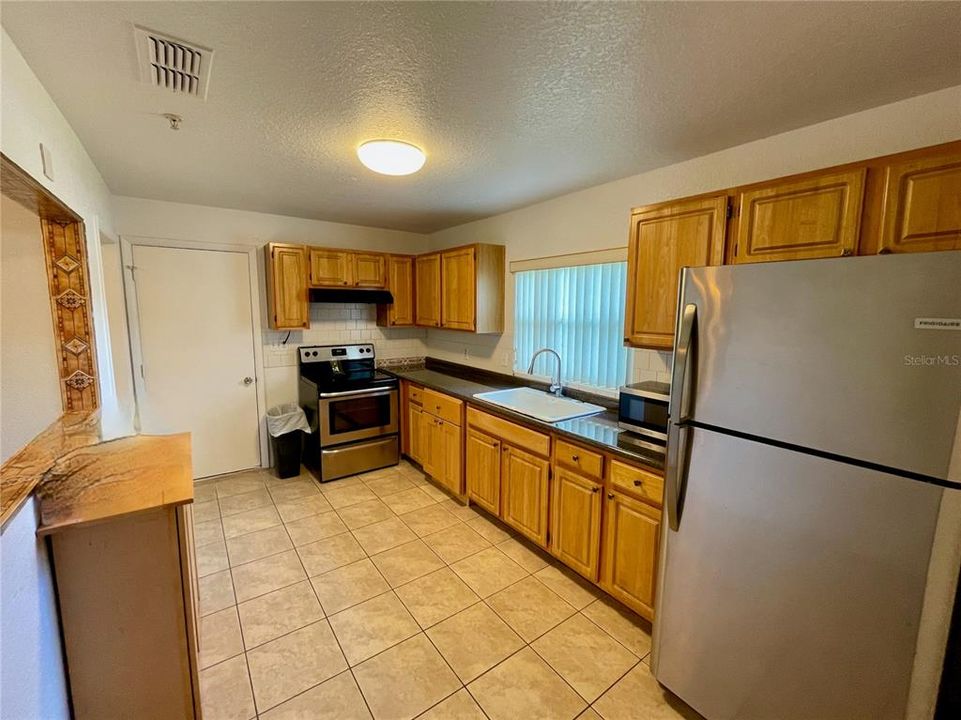 For Rent: $2,095 (2 beds, 1 baths, 1118 Square Feet)