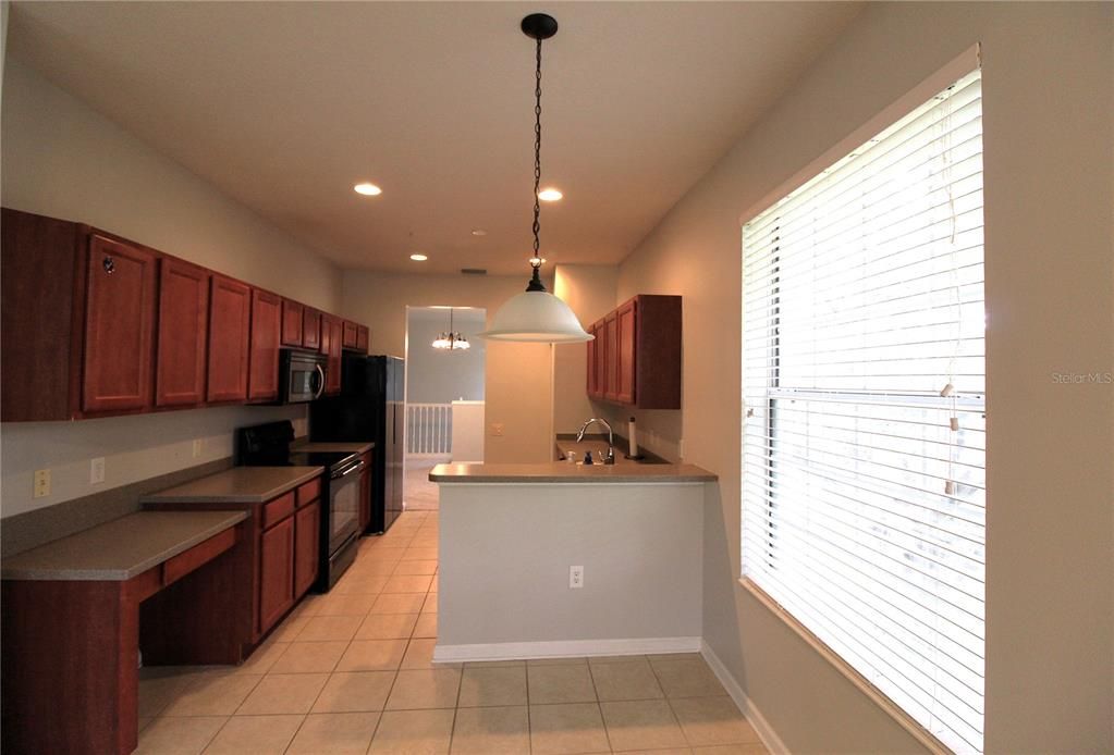 For Rent: $2,600 (3 beds, 2 baths, 2045 Square Feet)