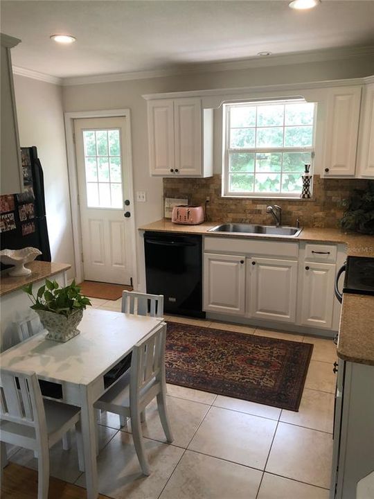 2nd kitchen in guest apartment/in-law suite