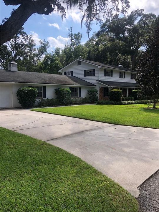 Front with driveway