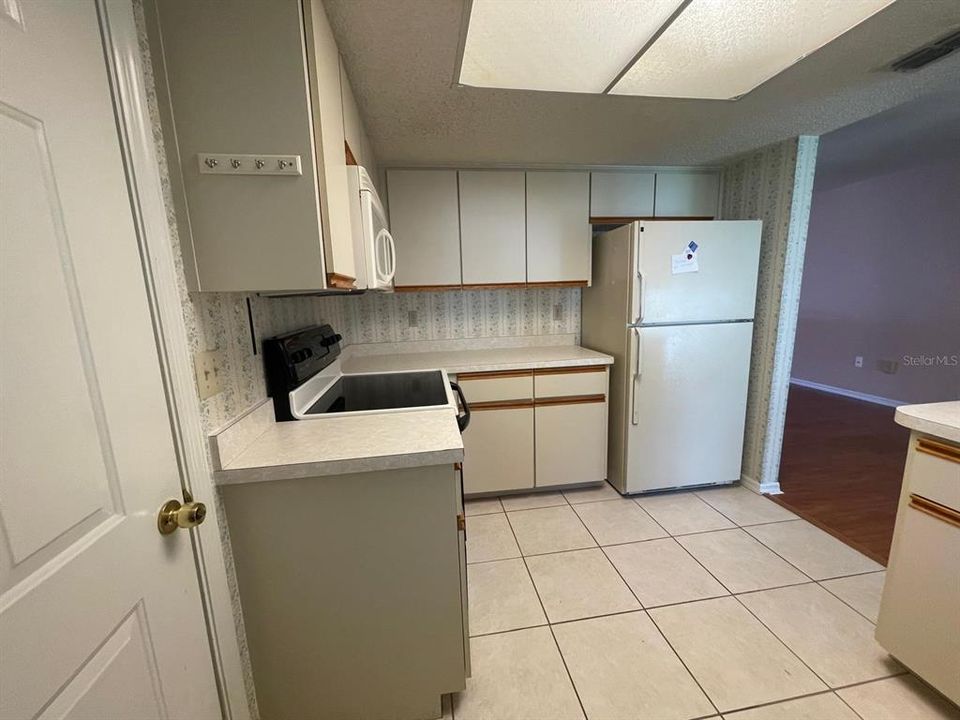 For Sale: $174,900 (2 beds, 2 baths, 1092 Square Feet)