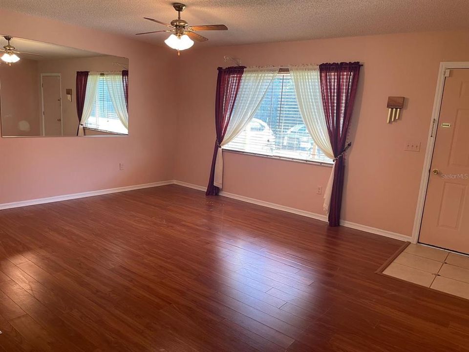 For Sale: $174,900 (2 beds, 2 baths, 1092 Square Feet)