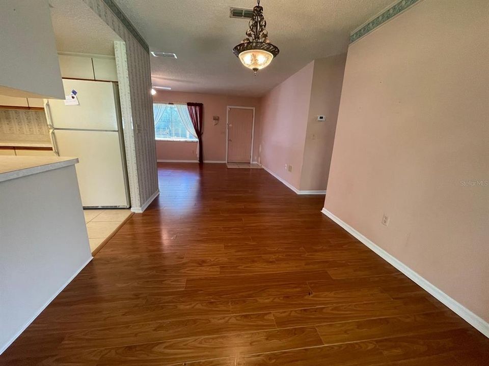 For Sale: $174,900 (2 beds, 2 baths, 1092 Square Feet)