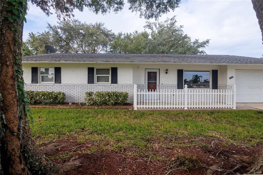 For Sale: $299,000 (3 beds, 2 baths, 1209 Square Feet)