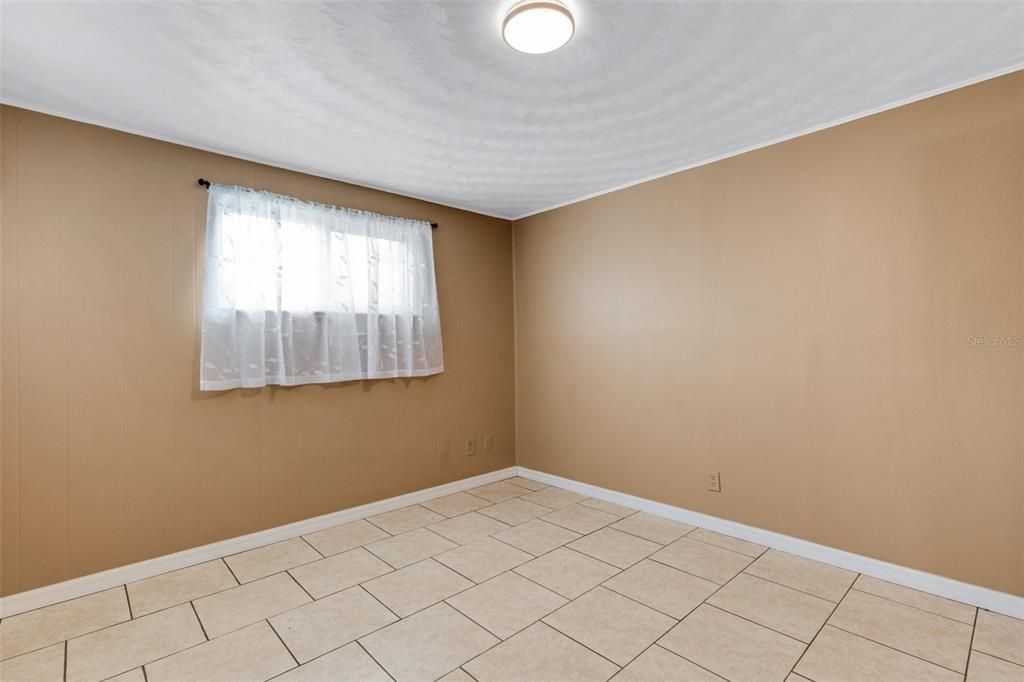 For Sale: $345,000 (2 beds, 1 baths, 1242 Square Feet)