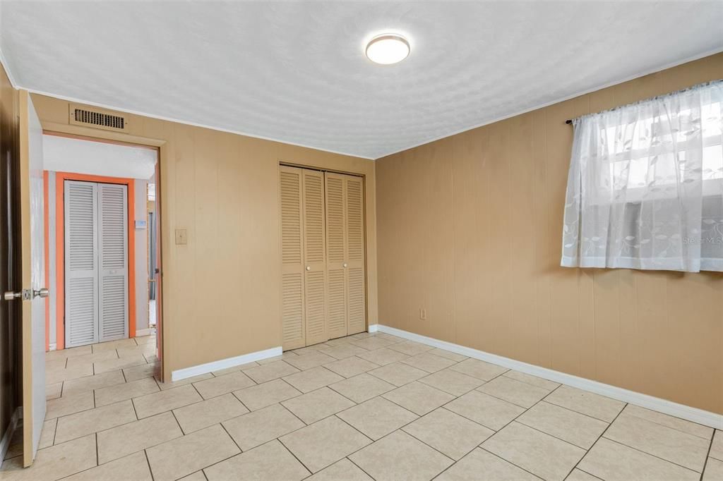 For Sale: $345,000 (2 beds, 1 baths, 1242 Square Feet)