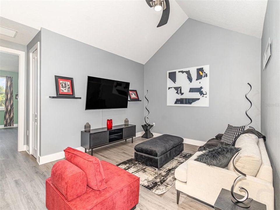 For Sale: $495,000 (3 beds, 2 baths, 1899 Square Feet)