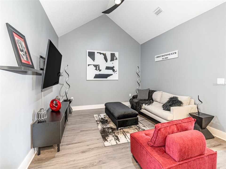 For Sale: $495,000 (3 beds, 2 baths, 1899 Square Feet)