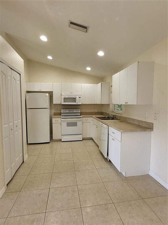 For Sale: $299,000 (3 beds, 2 baths, 1535 Square Feet)