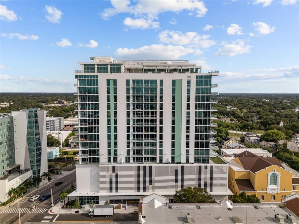 For Sale: $1,650,000 (2 beds, 2 baths, 1753 Square Feet)