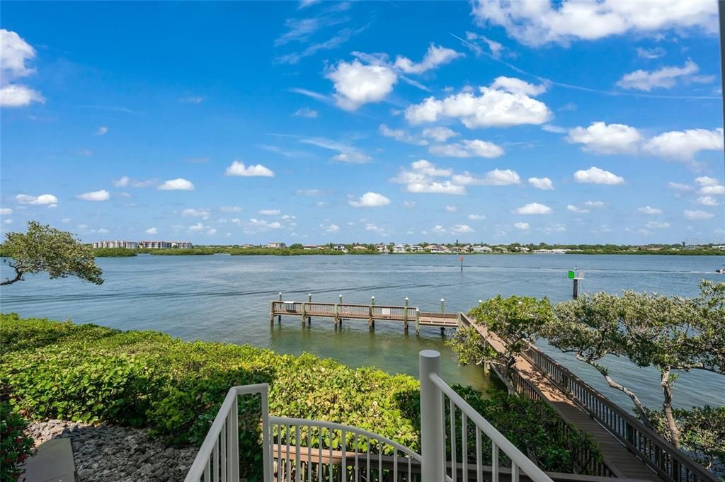 For Sale: $1,390,000 (2 beds, 2 baths, 1915 Square Feet)