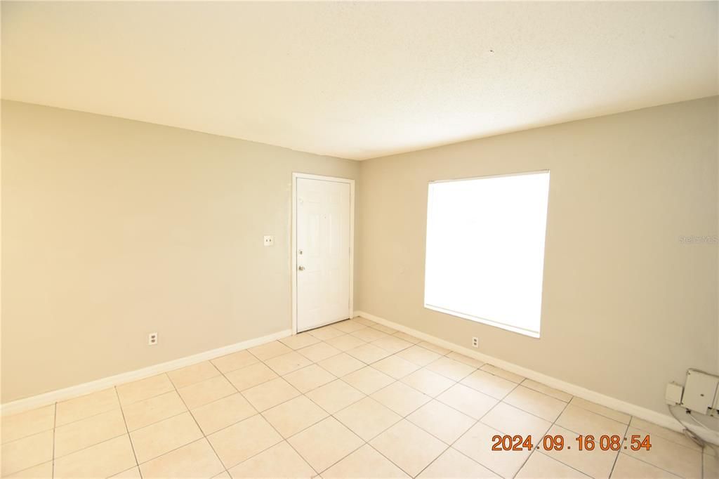 For Rent: $1,195 (2 beds, 1 baths, 705 Square Feet)