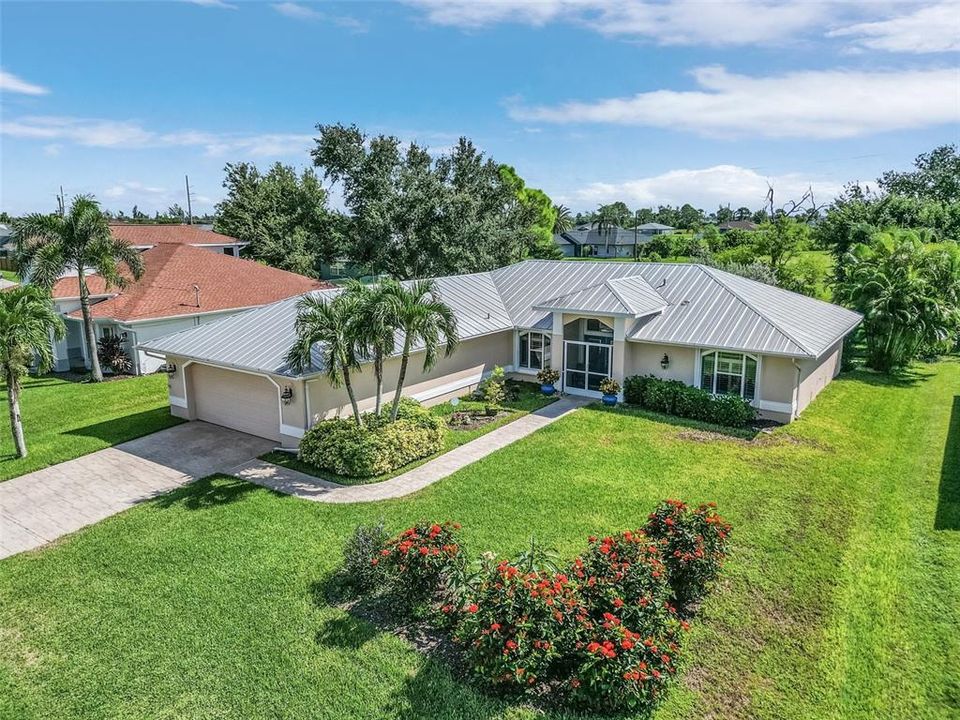 For Sale: $379,000 (3 beds, 2 baths, 1918 Square Feet)