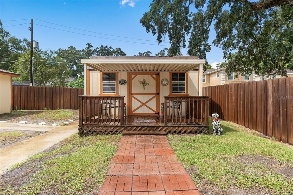 For Sale: $569,900 (3 beds, 2 baths, 1979 Square Feet)