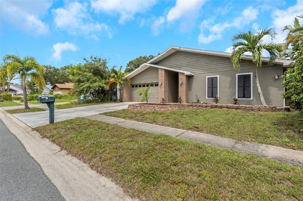 For Sale: $624,900 (3 beds, 2 baths, 1917 Square Feet)