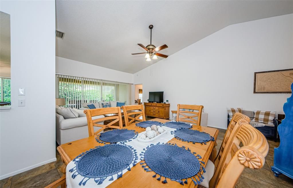 For Sale: $329,900 (2 beds, 2 baths, 1282 Square Feet)