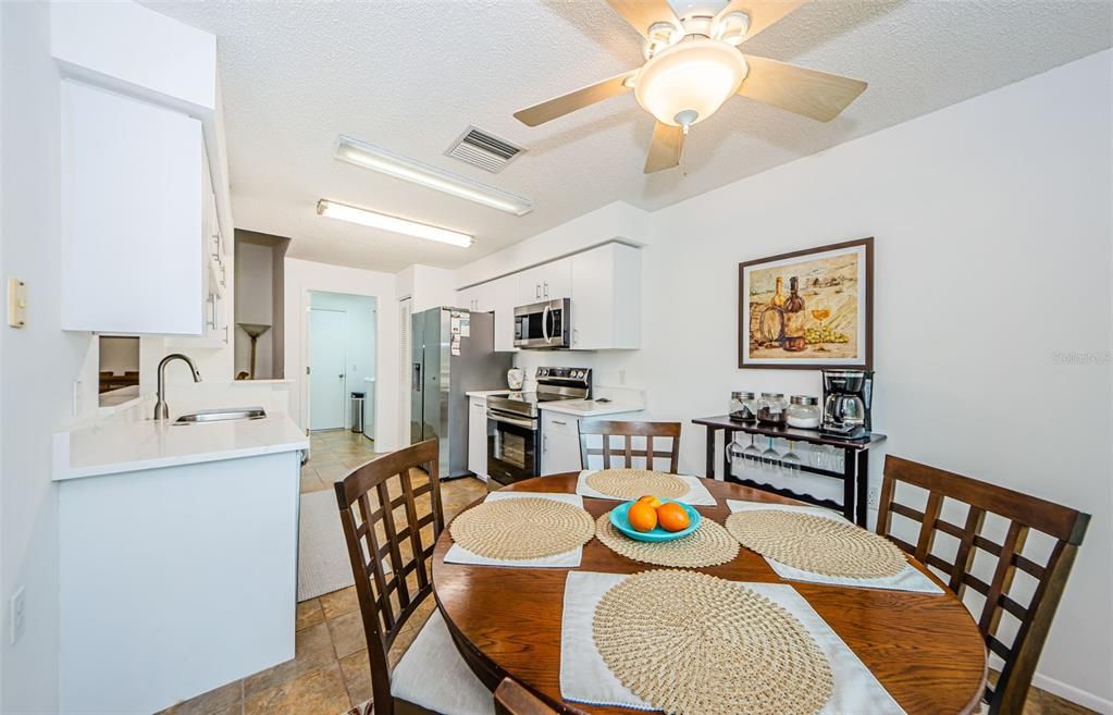 For Sale: $329,900 (2 beds, 2 baths, 1282 Square Feet)