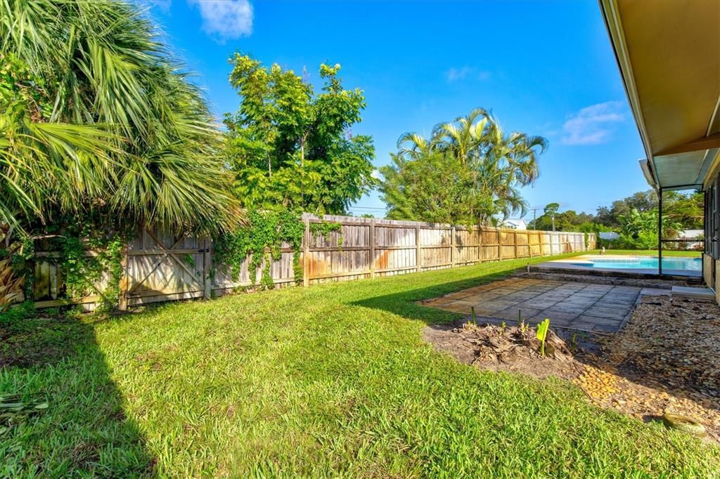 For Sale: $400,000 (3 beds, 2 baths, 1410 Square Feet)