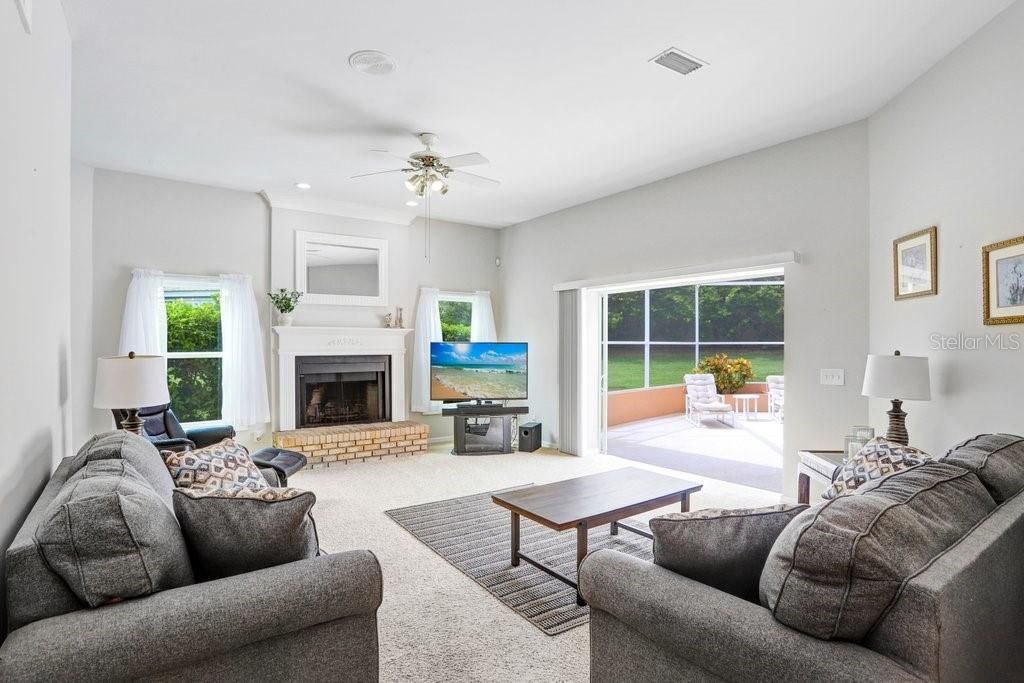 Kitchen/Family Room Combo