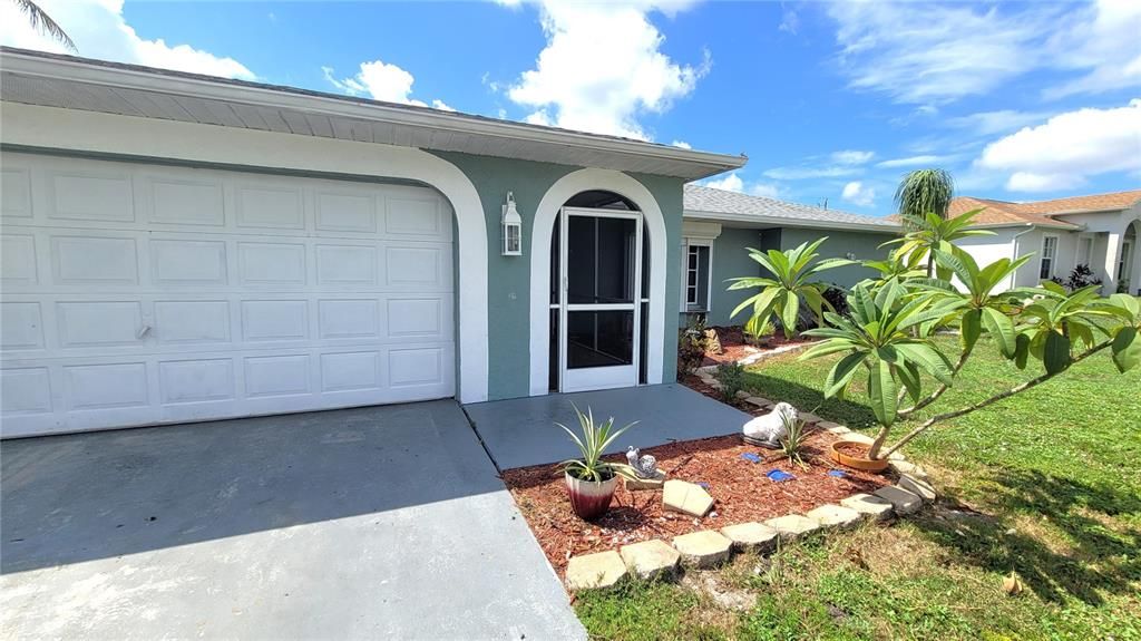 For Sale: $374,995 (3 beds, 2 baths, 2286 Square Feet)