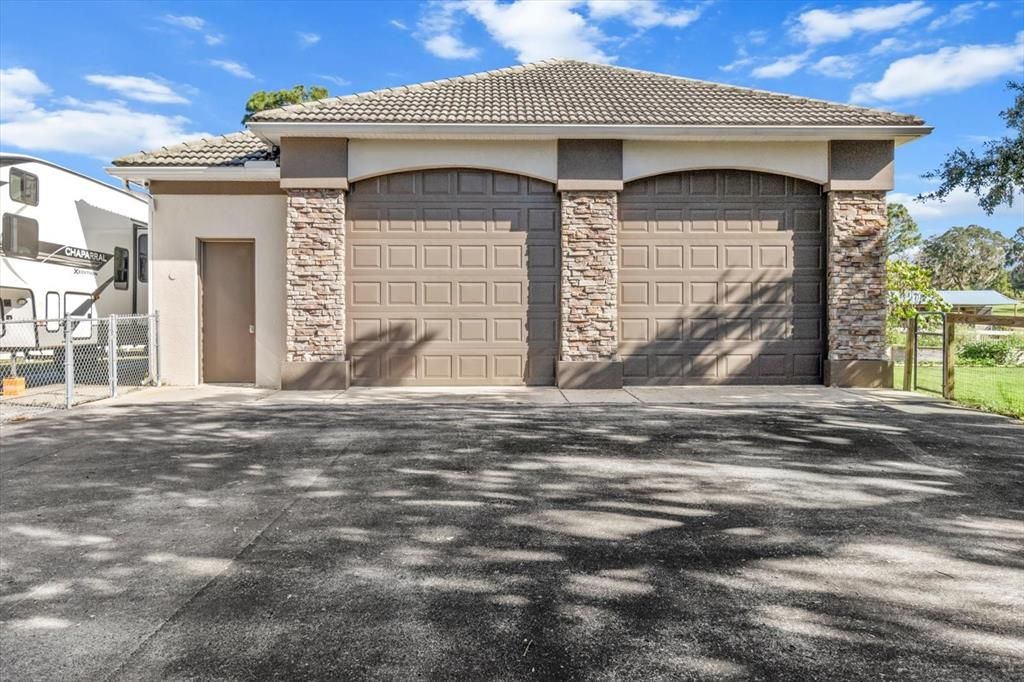 Detached Garage