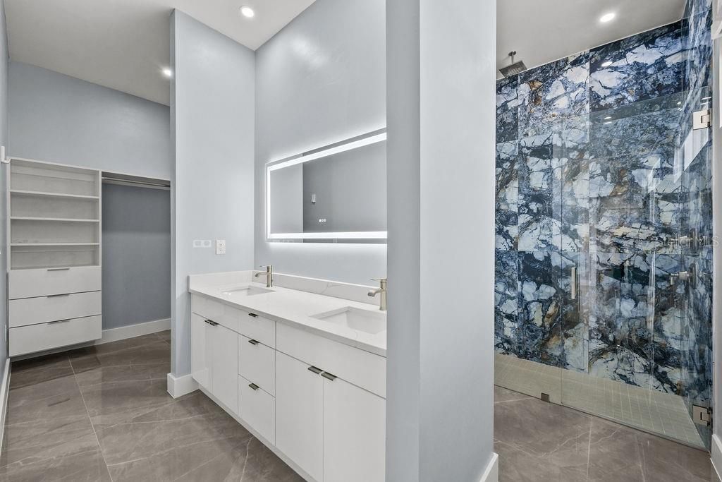 Master bath with Dual Sinks and Walk In Closet