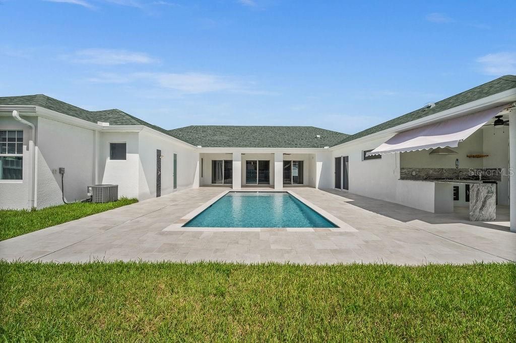 Courtyard Pool Area