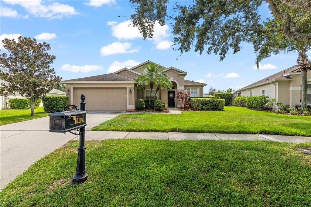 Active With Contract: $710,000 (4 beds, 2 baths, 2129 Square Feet)