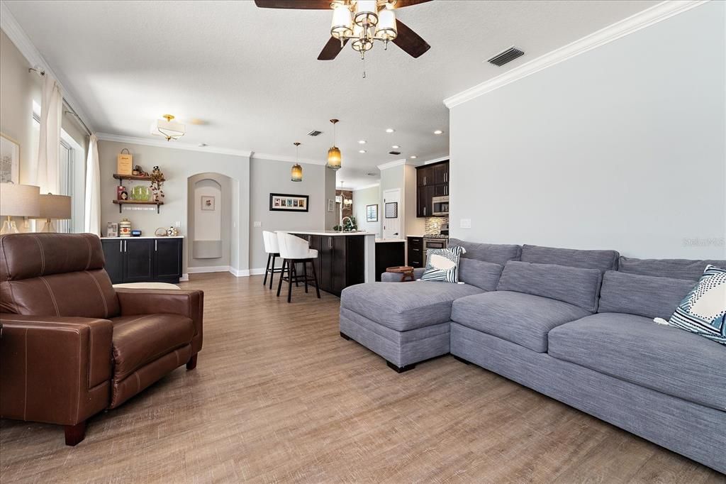 Active With Contract: $710,000 (4 beds, 2 baths, 2129 Square Feet)