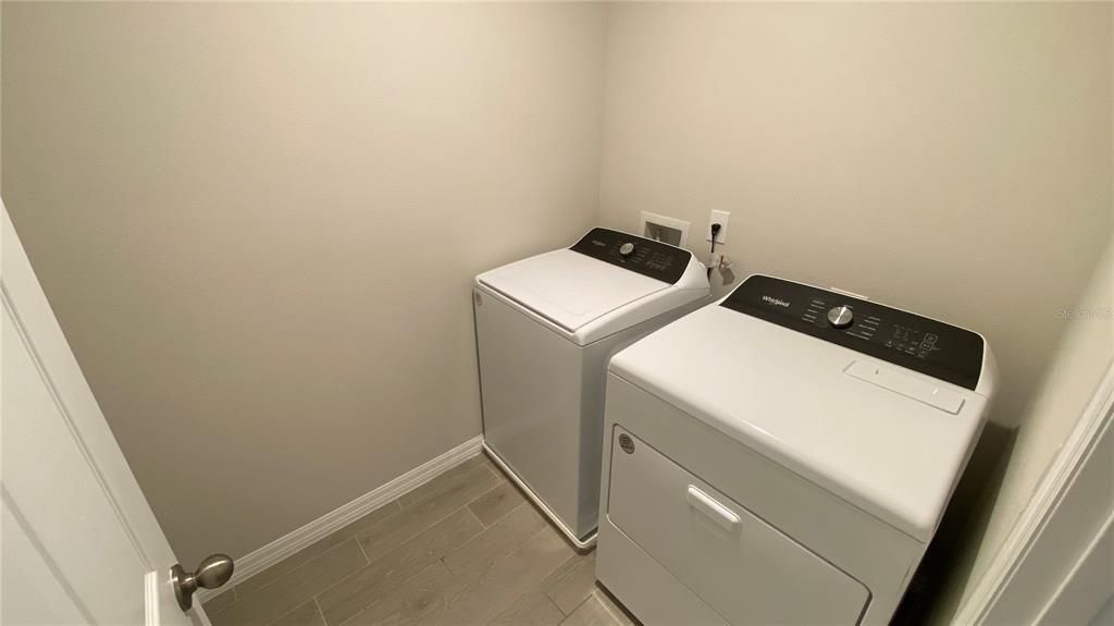 For Rent: $2,195 (3 beds, 2 baths, 1566 Square Feet)