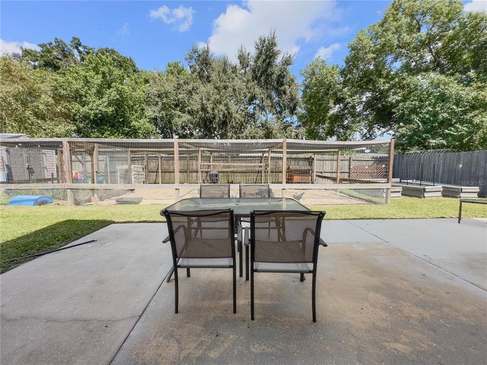 For Sale: $329,000 (3 beds, 2 baths, 1713 Square Feet)