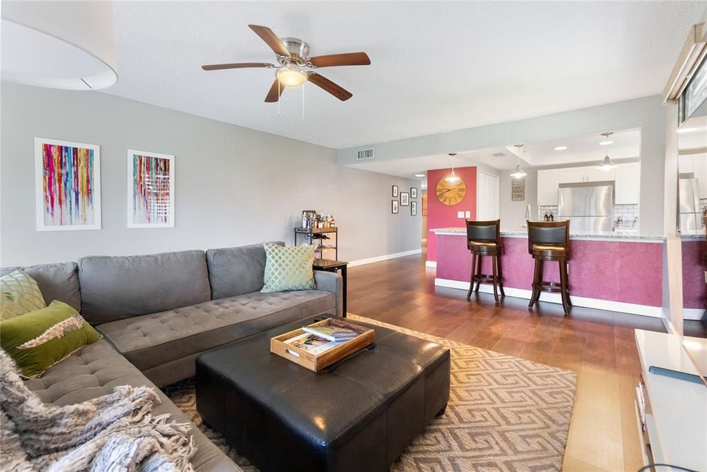 For Sale: $339,500 (2 beds, 2 baths, 1344 Square Feet)