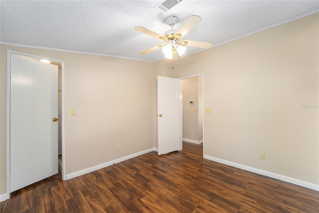 For Sale: $179,999 (2 beds, 2 baths, 1286 Square Feet)