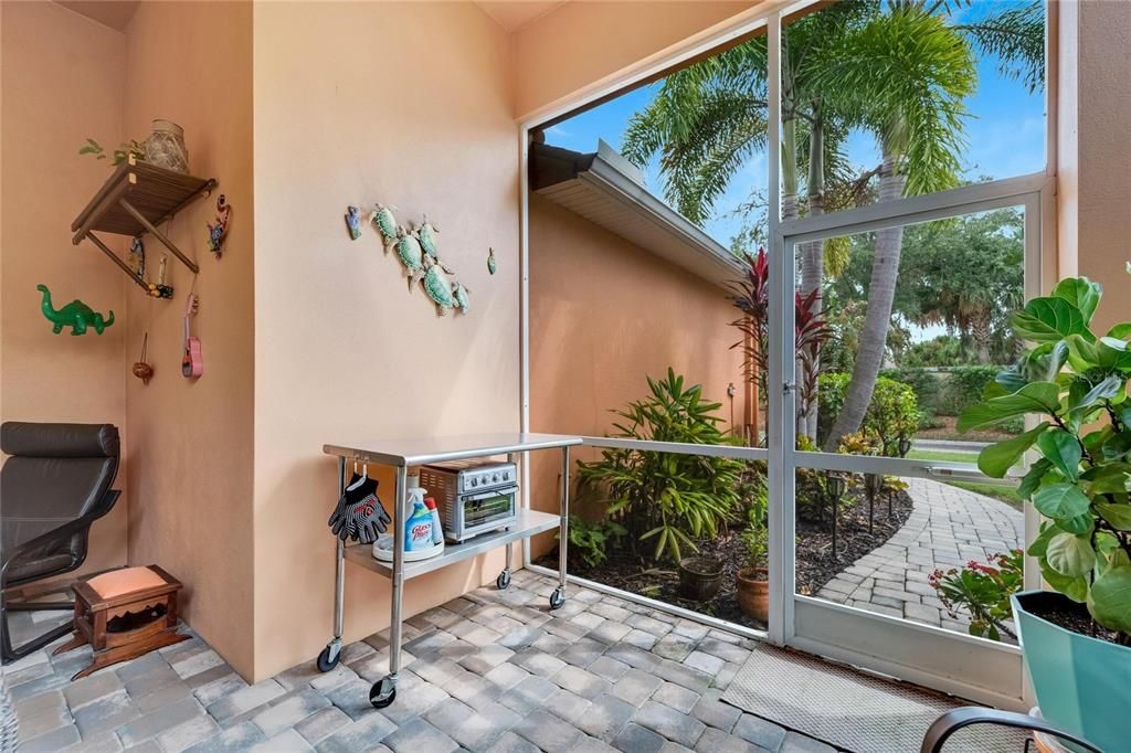 For Sale: $399,900 (2 beds, 2 baths, 1642 Square Feet)