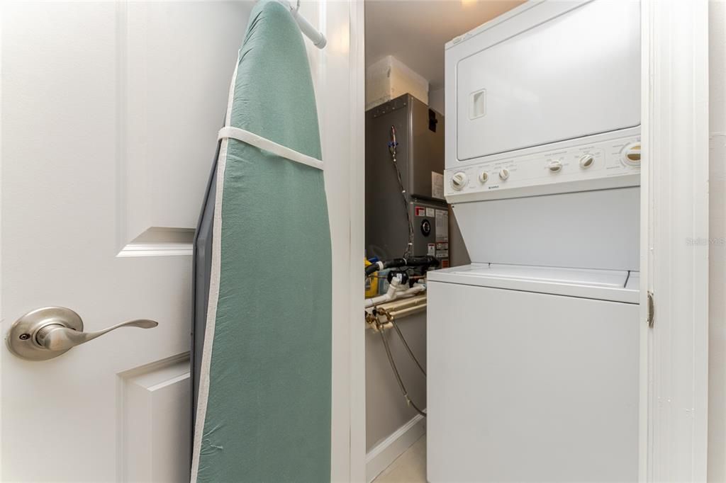 Washer & Dryer/Closet