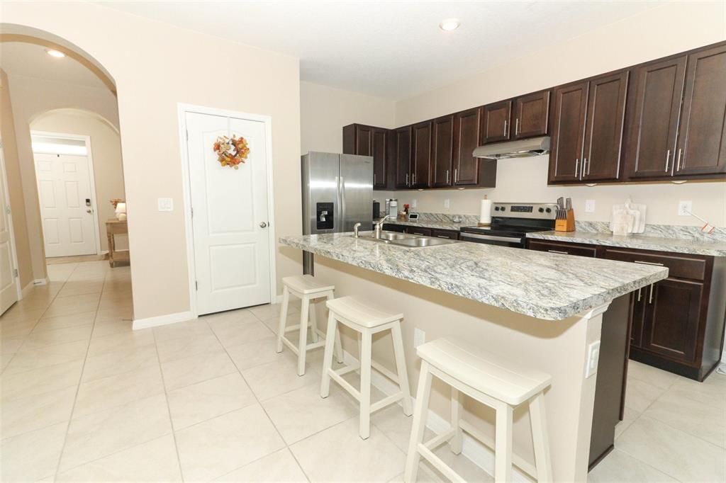 For Sale: $293,500 (3 beds, 2 baths, 1672 Square Feet)