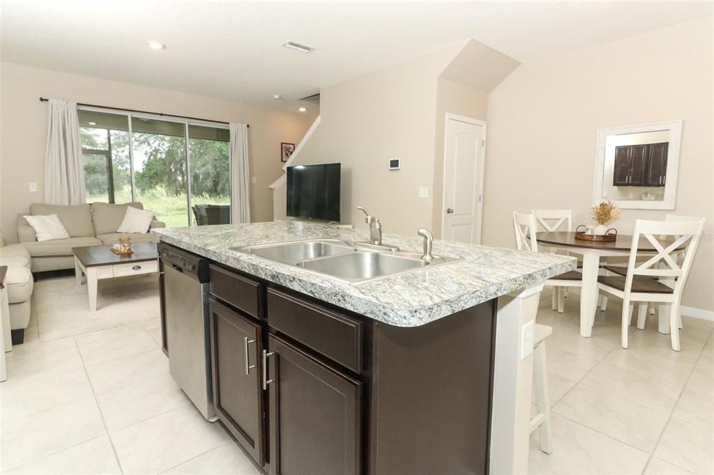 For Sale: $293,500 (3 beds, 2 baths, 1672 Square Feet)