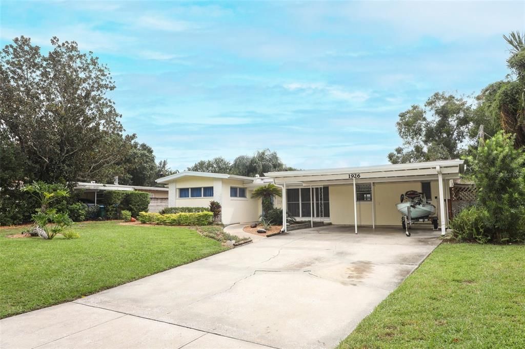 For Sale: $625,000 (3 beds, 2 baths, 1369 Square Feet)