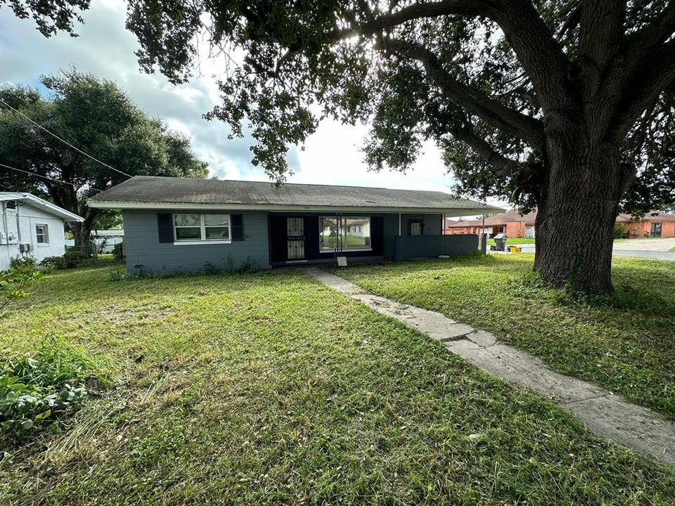 For Sale: $225,000 (3 beds, 2 baths, 1648 Square Feet)