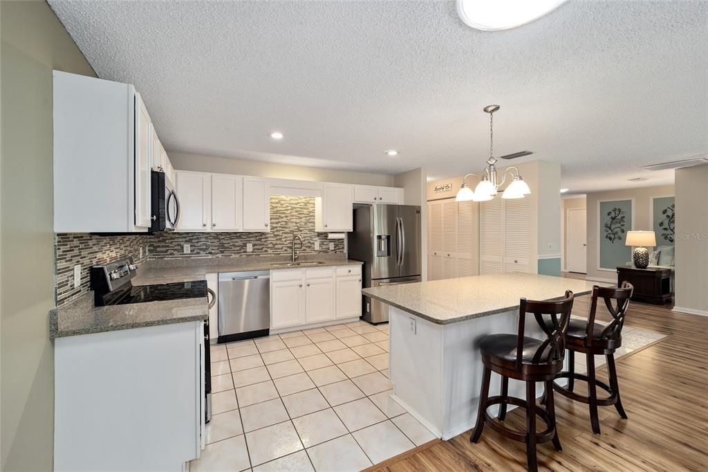 For Sale: $199,500 (2 beds, 2 baths, 1748 Square Feet)