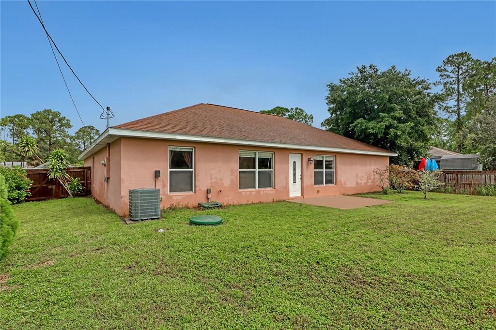 For Sale: $325,000 (3 beds, 2 baths, 1858 Square Feet)