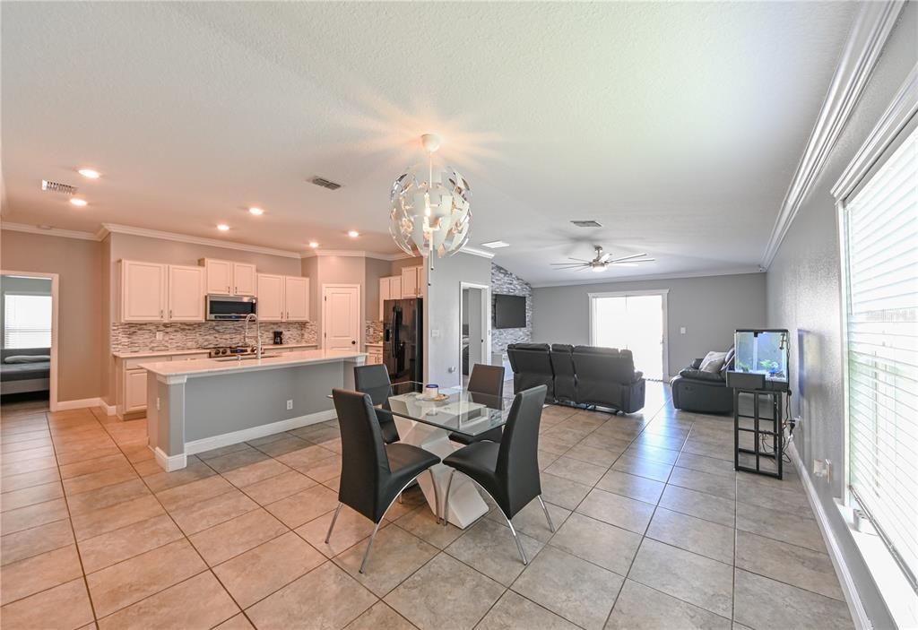 For Sale: $389,900 (4 beds, 2 baths, 1817 Square Feet)