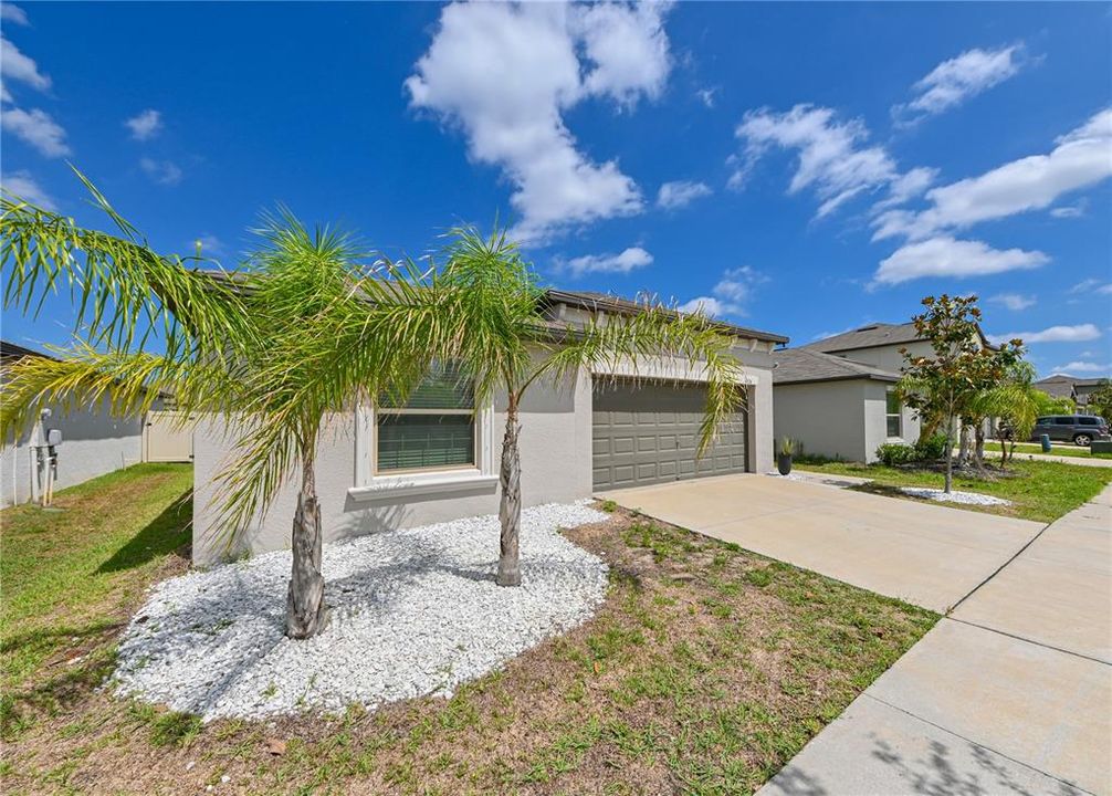 For Sale: $389,900 (4 beds, 2 baths, 1817 Square Feet)