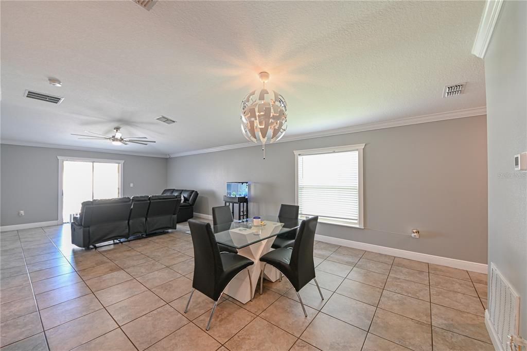 For Sale: $389,900 (4 beds, 2 baths, 1817 Square Feet)