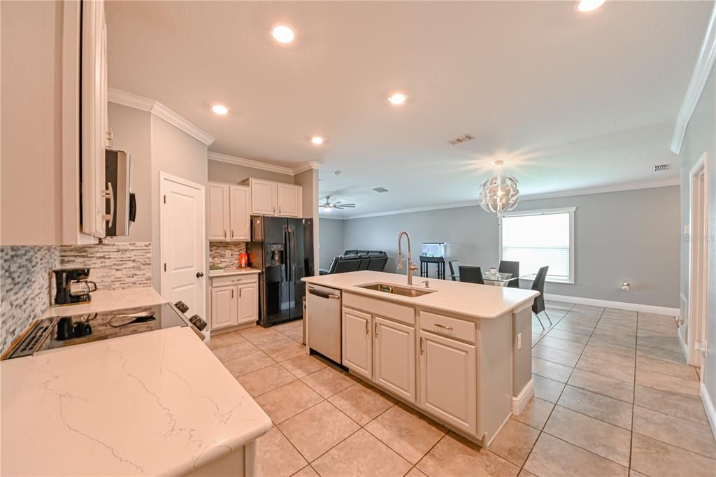 For Sale: $389,900 (4 beds, 2 baths, 1817 Square Feet)