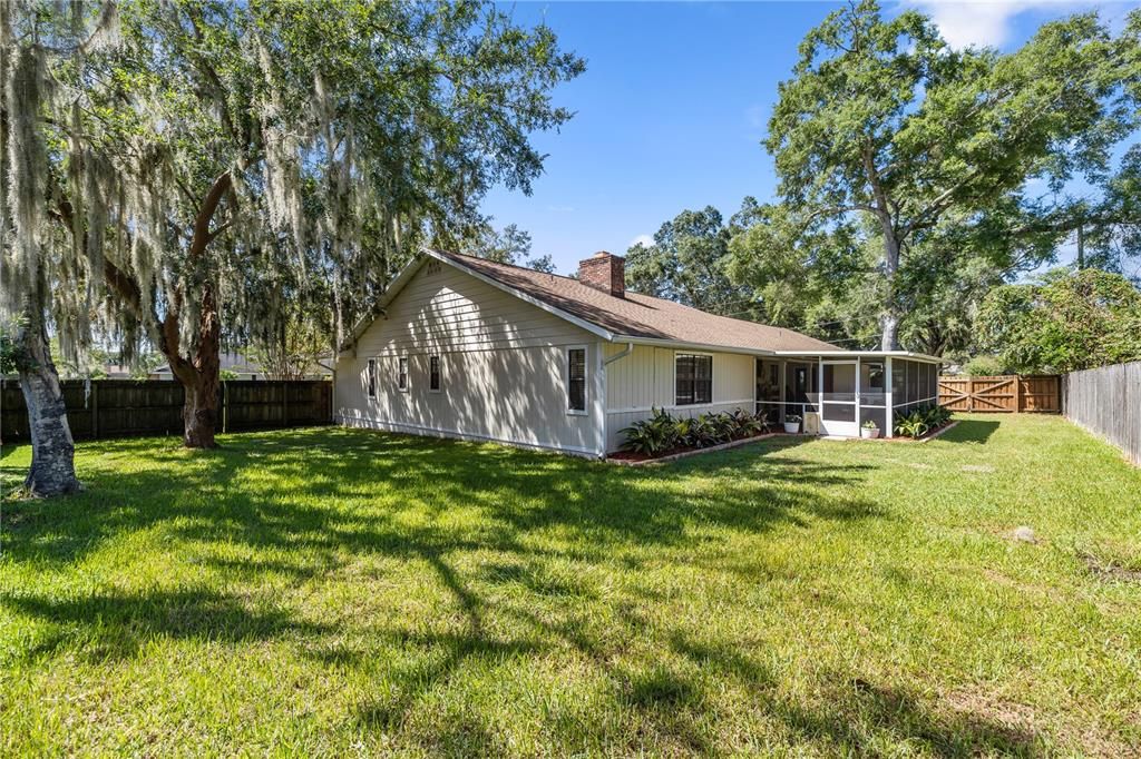 Active With Contract: $340,000 (3 beds, 2 baths, 1913 Square Feet)